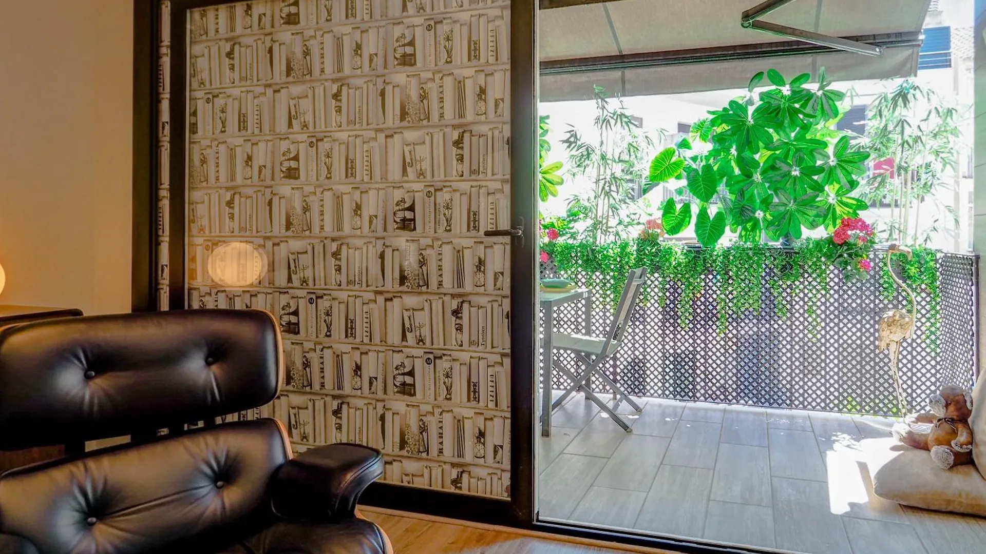 Flamingo Apartment By Hello Homes シッチェス