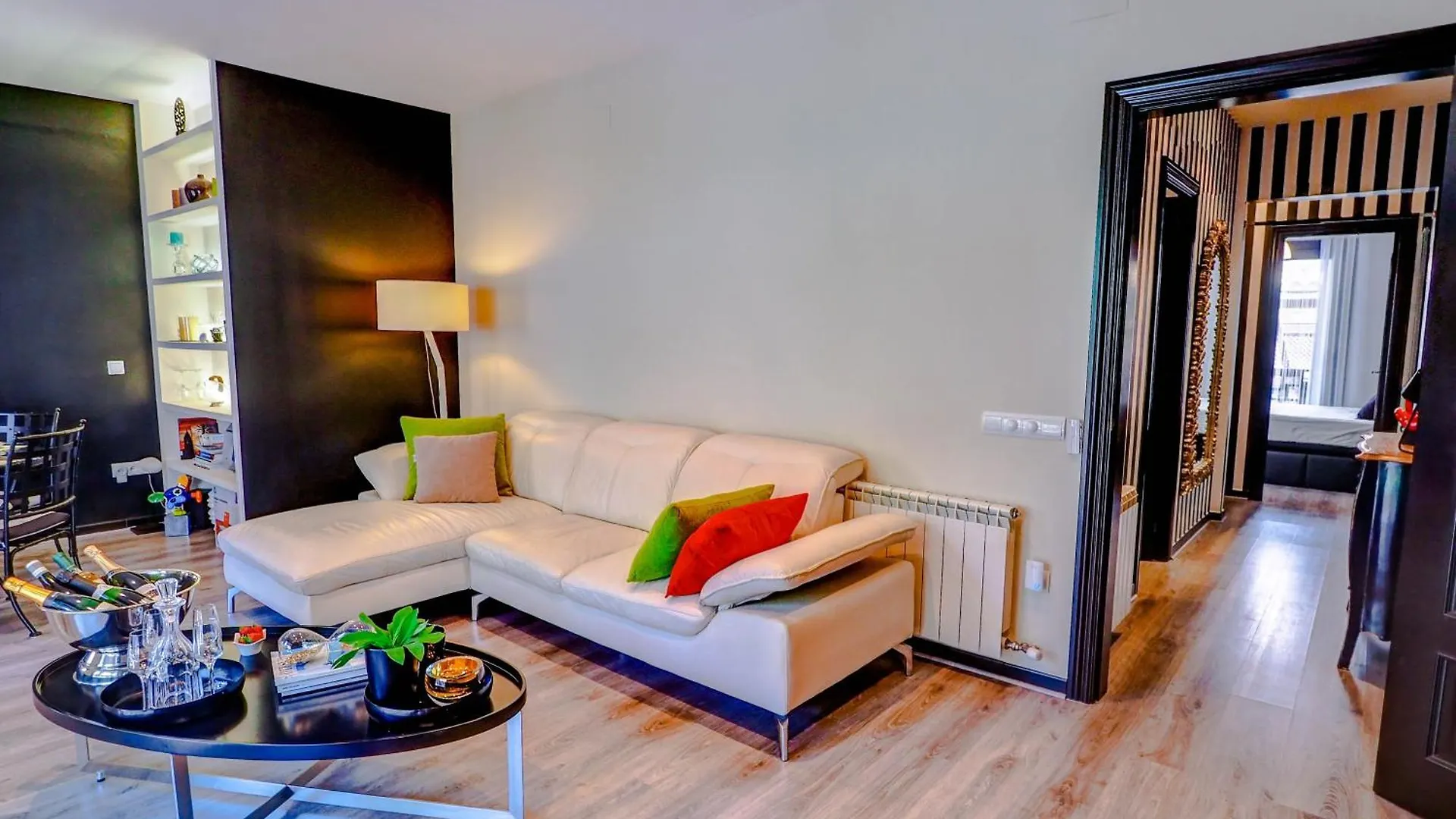 Flamingo Apartment By Hello Homes シッチェス